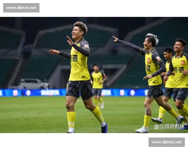 恒大对阵苏宁比赛在哪踢成焦点引发球迷热议主场安排与场地之争