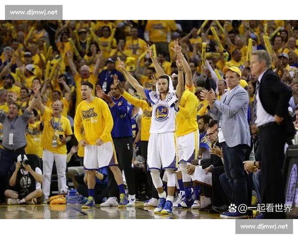 尼克斯对决勇士东西豪强碰撞引爆赛季焦点巅峰之战夜纽约旧金山篮球盛宴 尼克斯对决勇士东西豪强碰撞引爆赛季焦点巅峰之战夜纽约旧金山篮球盛宴